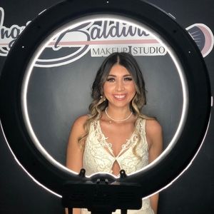 Meet your Posher, Roxana